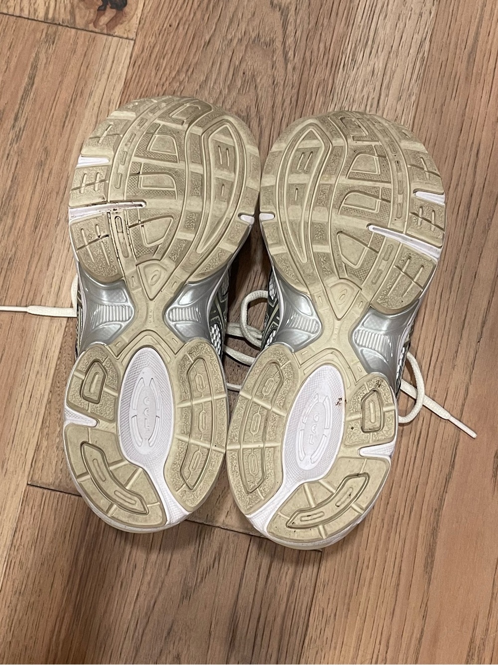 Asics Gel 1130 Silver & White Mesh Athletic Sneakers - Picture 5 of 5